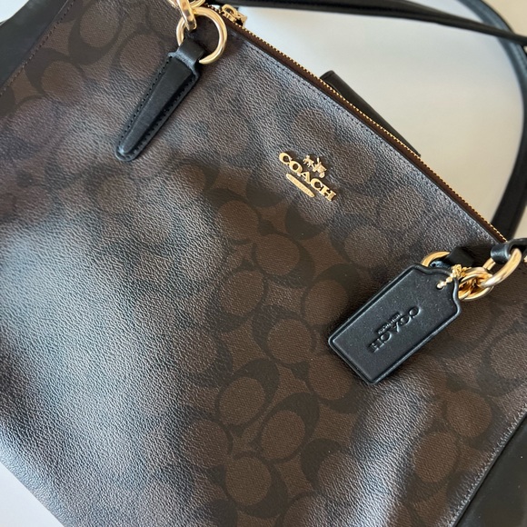 Classic NWT Coach Signature Carryall Christie Purse - classy! - Picture 4 of 8